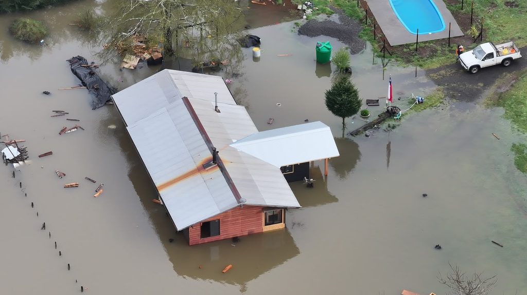 La Araucanía golpeada por el temporal: 9.400 personas aisladas y más de 300 viviendas con daños